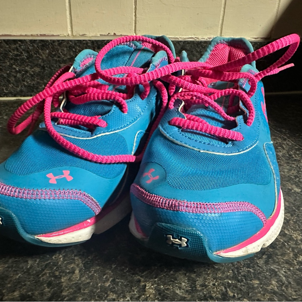 Under Armour Sneakers - Picture 5 of 6